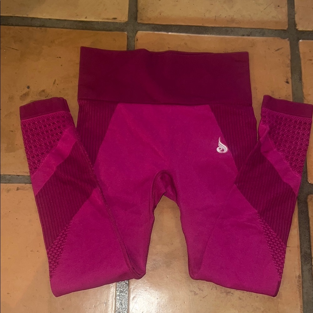 Ryderwear Magenta High-Waist Seamless Leggings